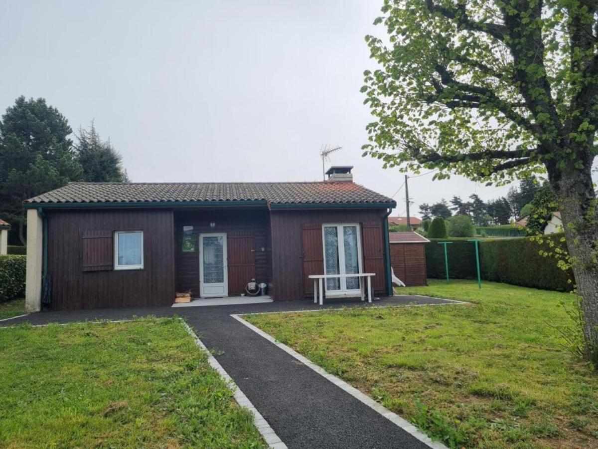 Gite Avec Cheminee, Terrasse Et Wifi - Animaux Acceptes - Fr-1-496-163 Usson-en-Forez Exteriér fotografie